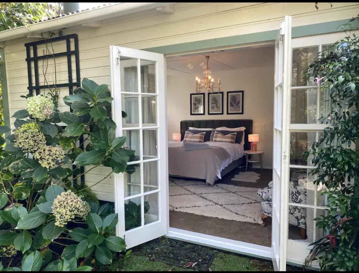 Green Door Cottage Грейтаун Экстерьер фото