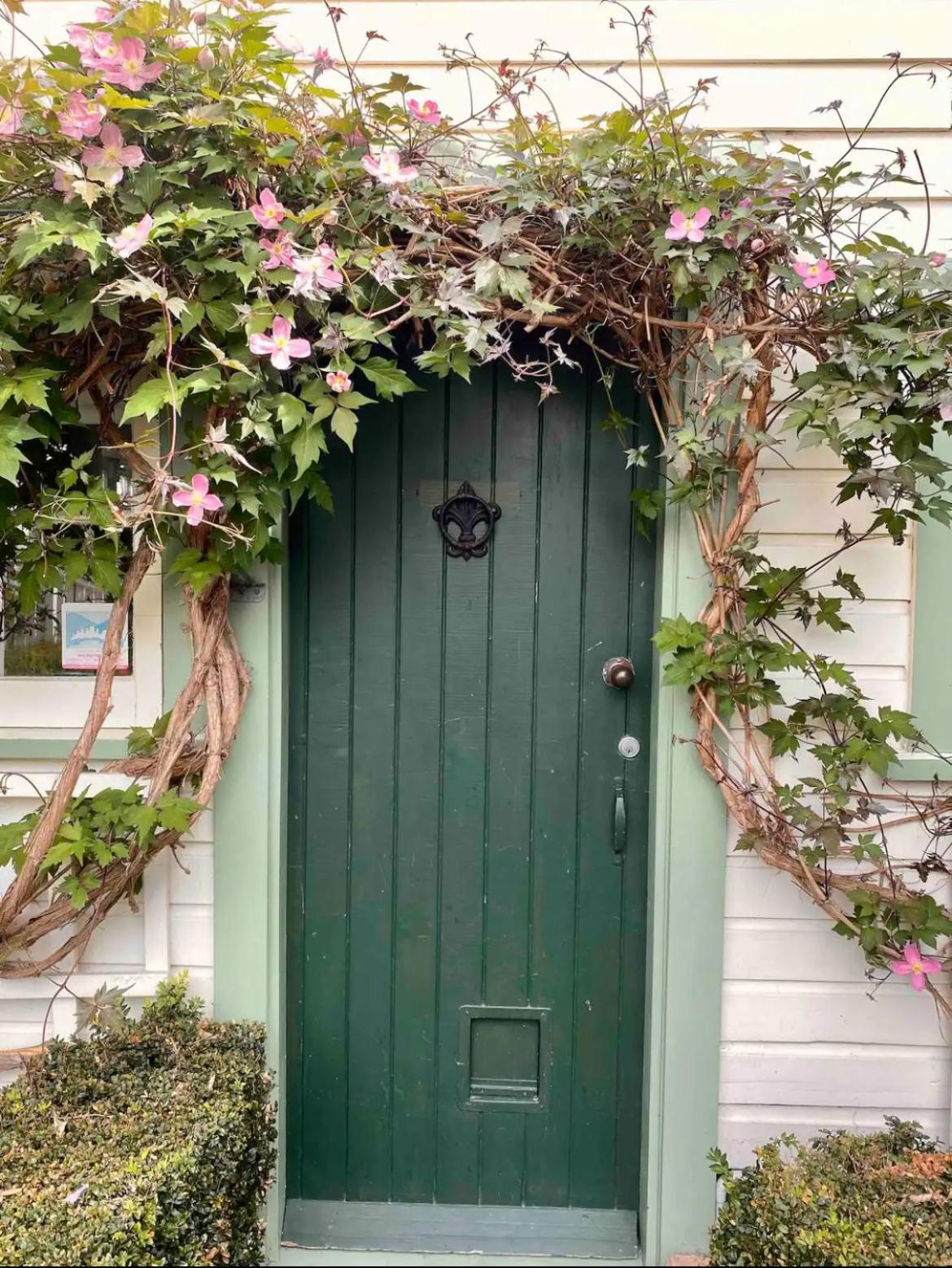 Green Door Cottage Грейтаун Экстерьер фото